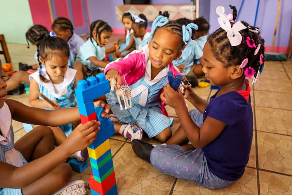 En dag på förskolan i Trinidad