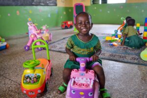 Star of hope Skola i Ghana uppfräschad! Gomoa Dominase New Building small 10