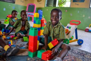 Star of Hope Skola i Ghana uppfräschad! Gomoa Dominase New Building small 11