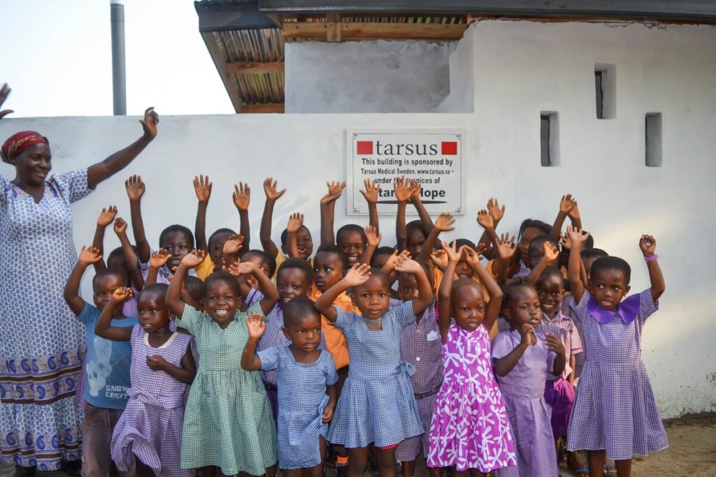 Star of Hope SE Nya toaletter i Akobima, Ghana Tarsus Small 1