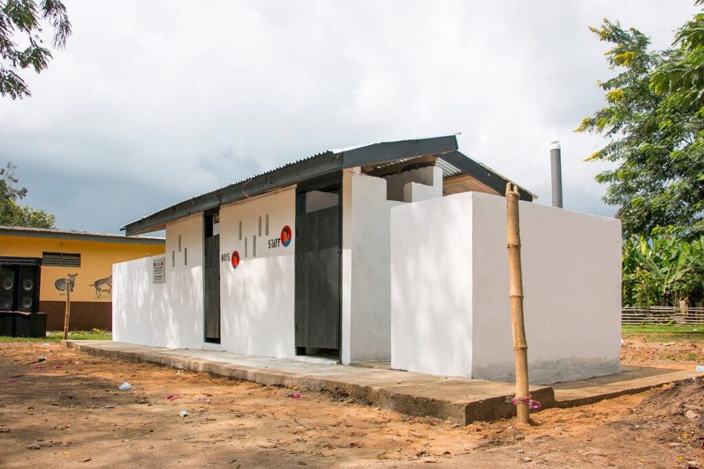 Star of Hope Nya toaletter i Akobima, Ghana Tarsus Small 4