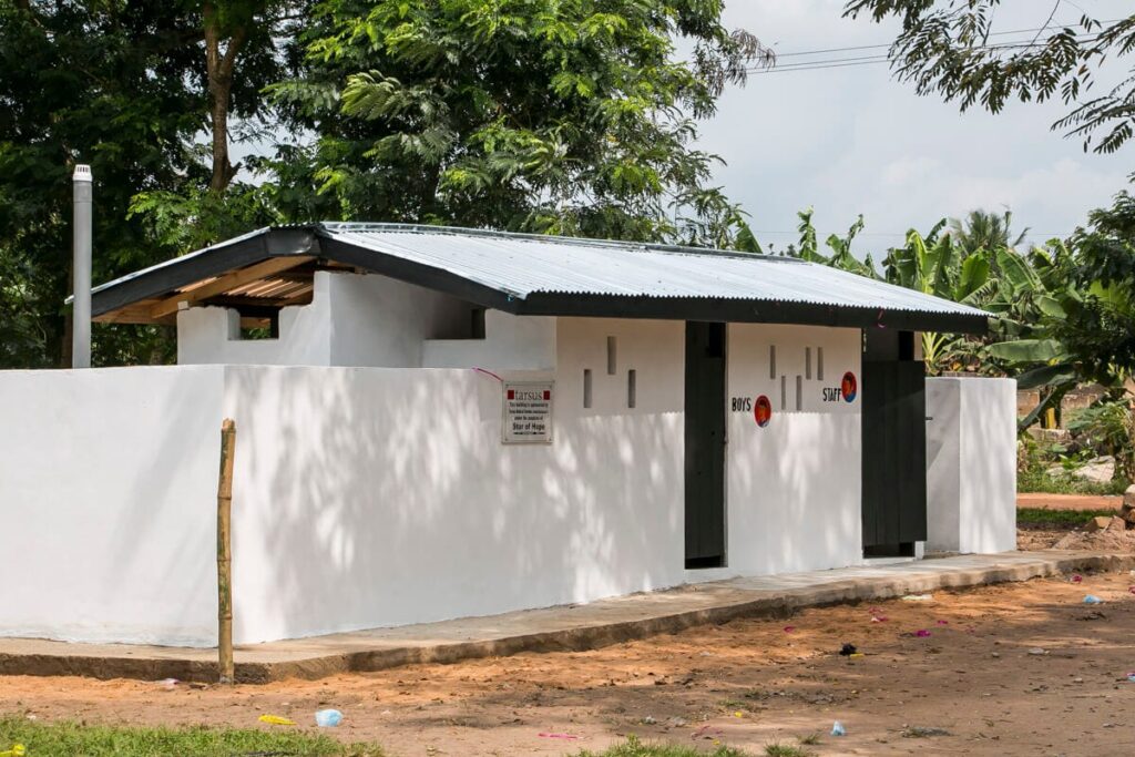 Star of Hope Nya toaletter i Akobima, Ghana Tarsus Small 6