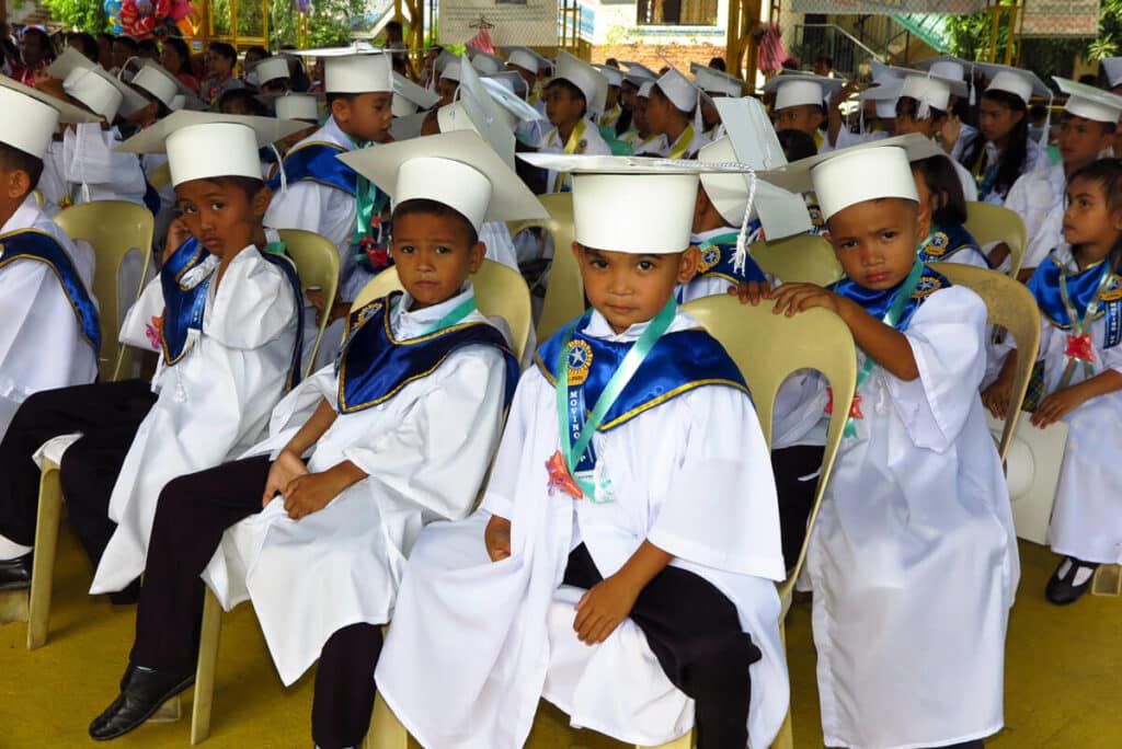 Star of Hope Skolavslutning i Filippinerna Graduation 3