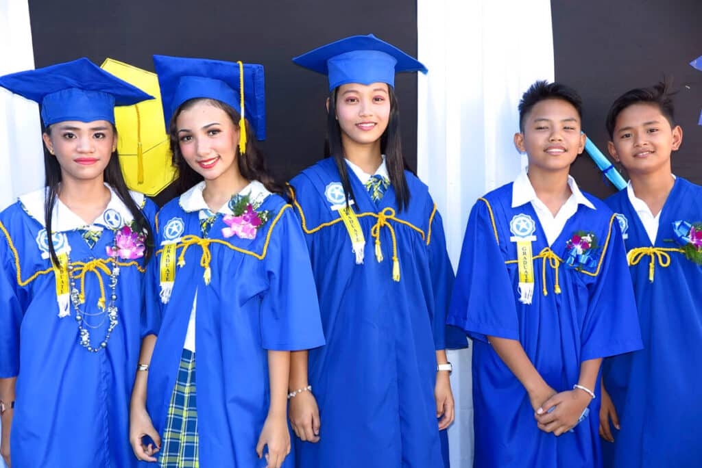 Star of Hope Skolavslutning i Filippinerna Graduation 4