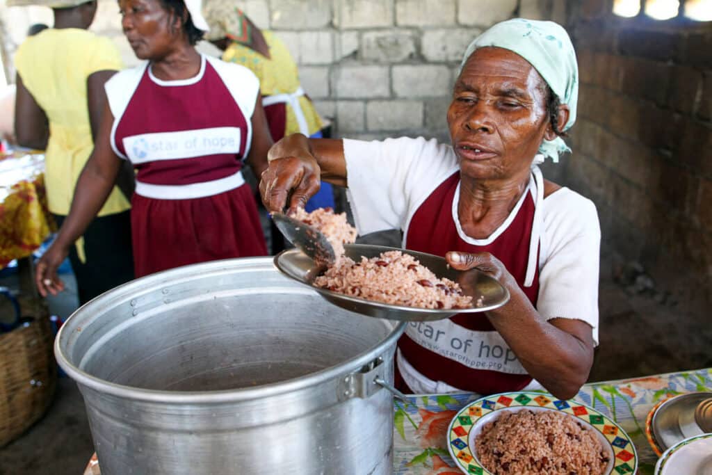 Star of Hope Tack till alla nya Lunchkompisar! Haiti mat 3