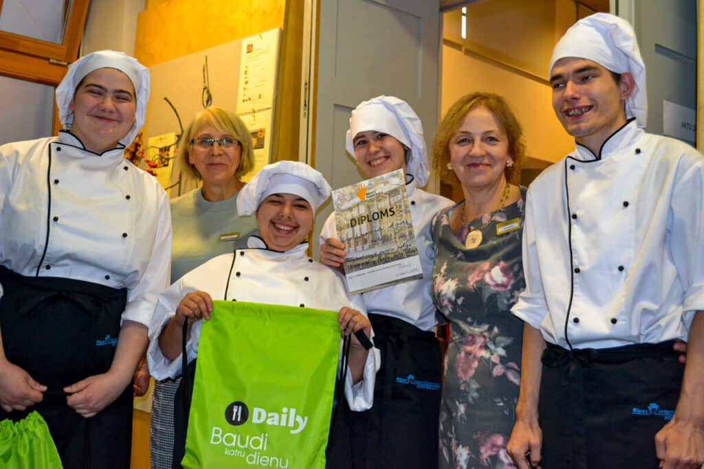 Köksbiträdetävling i Lettland 1 Star of Hope SE Köksbiträdetävling i Lettland Cooking 4