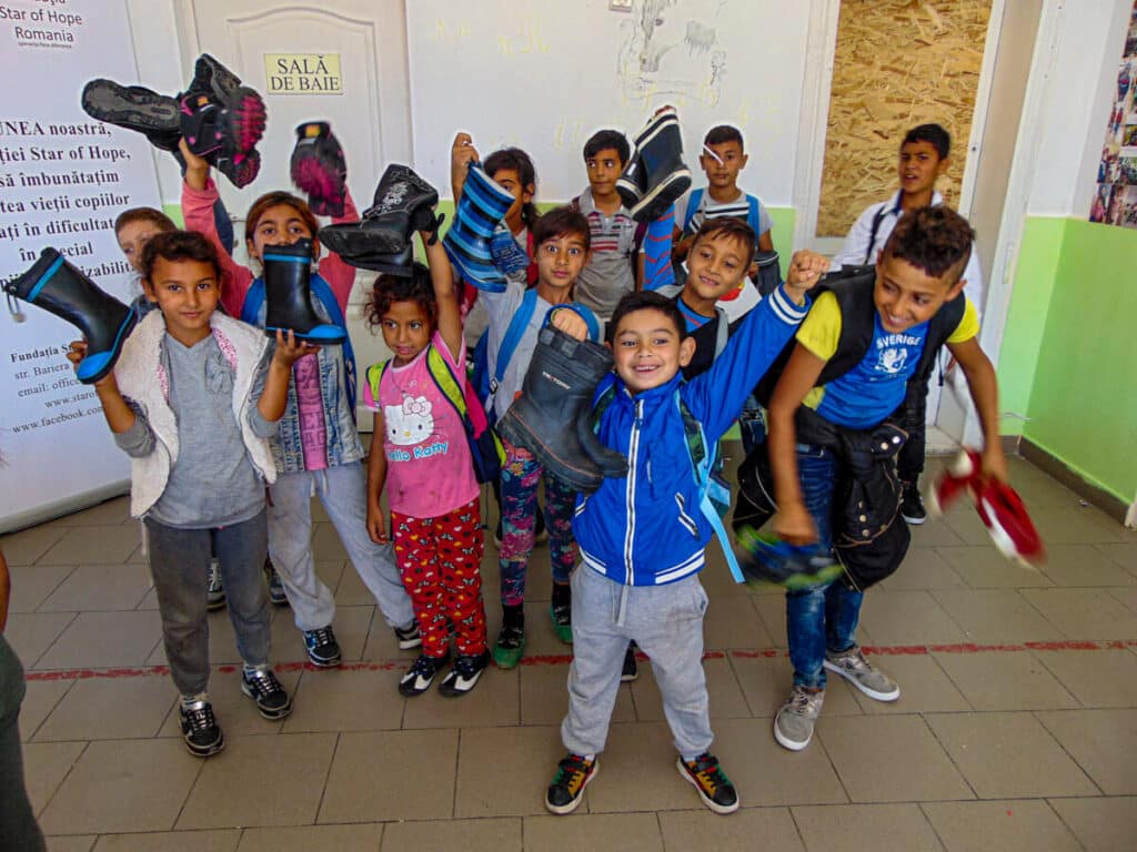 Jubel i Rumänien efter succéinsamling i Umeå 3 Star of Hope SE Jubel i Rumänien efter succéinsamling i Umeå Valea Seaca Delivery October 2019 8