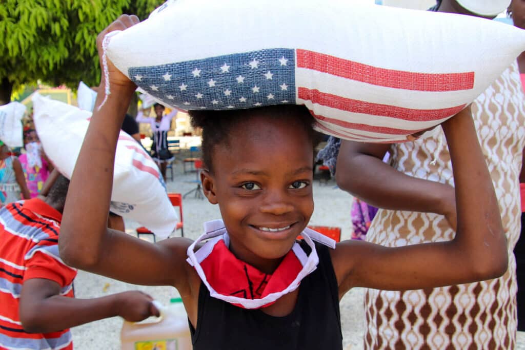 Star of hope Matutdelning Haiti Rigaud Food Support small 2 1