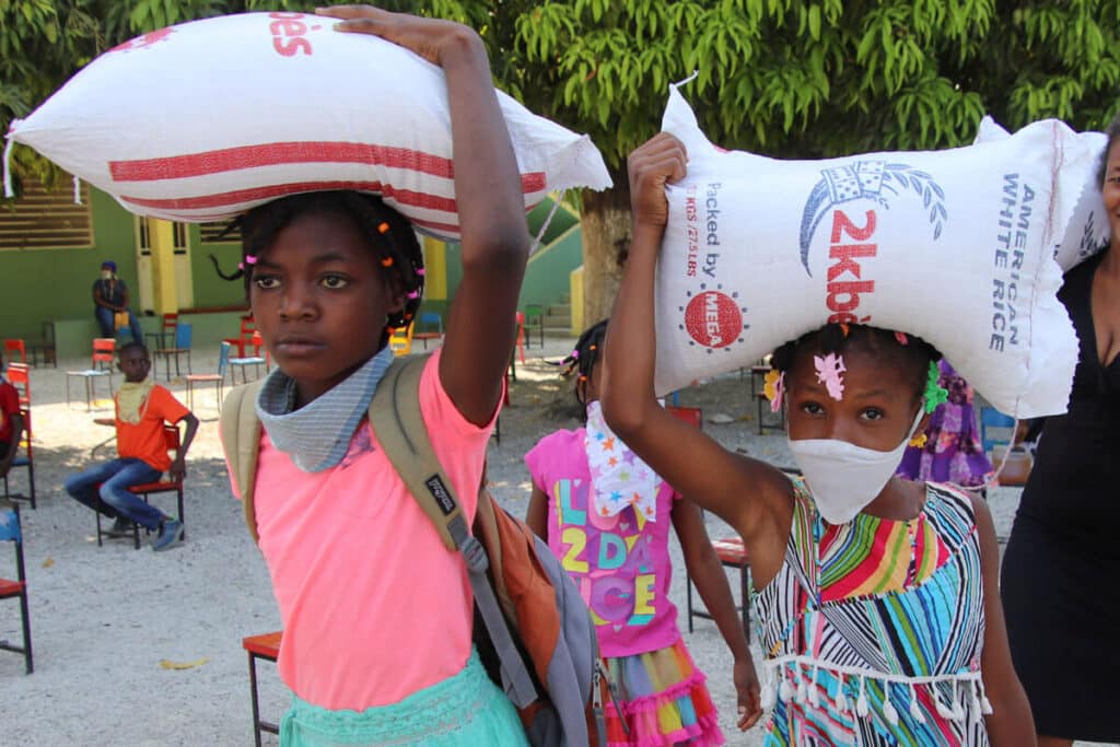 Star of hope Matutdelning Haiti Rigaud Food Support small 3 1