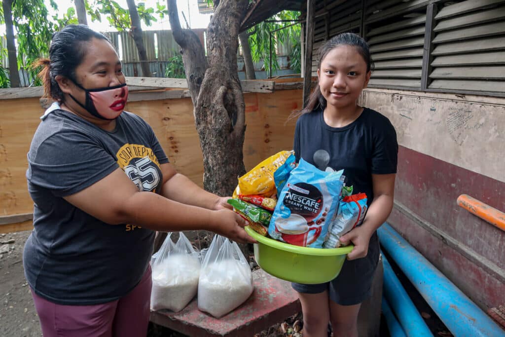 Star of Hope Matutdelning i Filippinerna Taytay food small 1