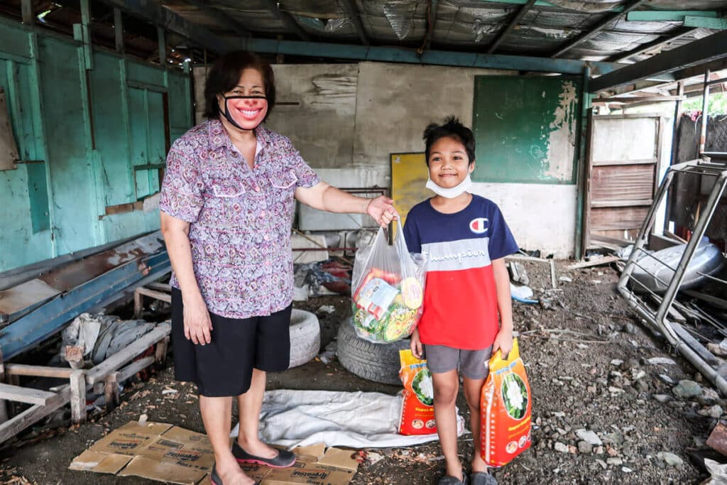 Star of Hope Matutdelning i Filippinerna Taytay food small 6