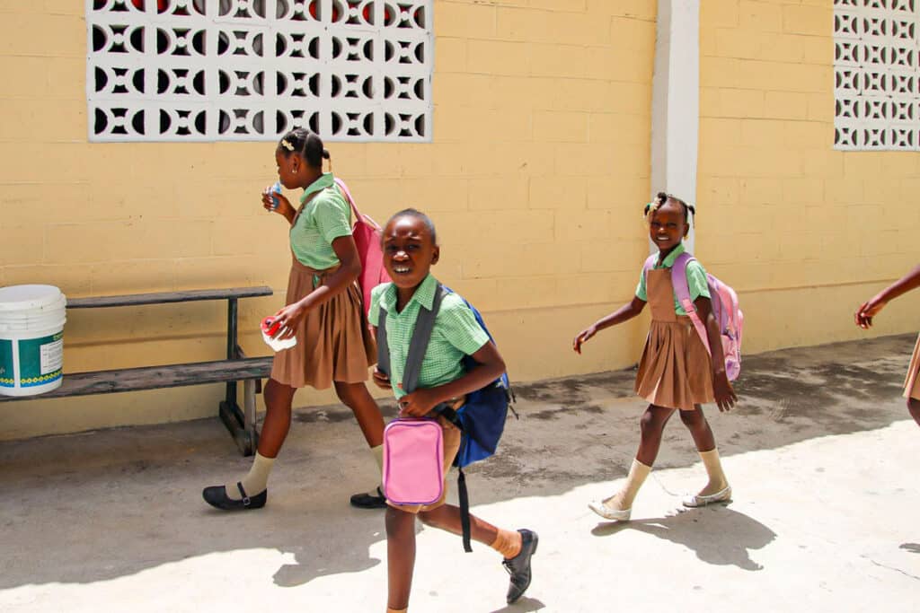 Star of hope Skolan i Haiti igång igen marigot 6