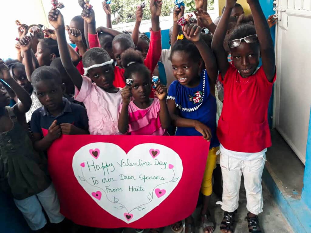 Barnen i Haiti önskar en glad alla hjärtans dag! 5 Star of Hope SE Barnen i Haiti önskar en glad alla hjärtans dag! Haiti valentine 1