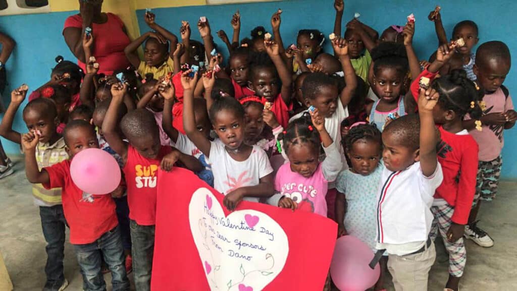 Star of Hope Barnen i Haiti önskar en glad alla hjärtans dag! Haiti valentine 10