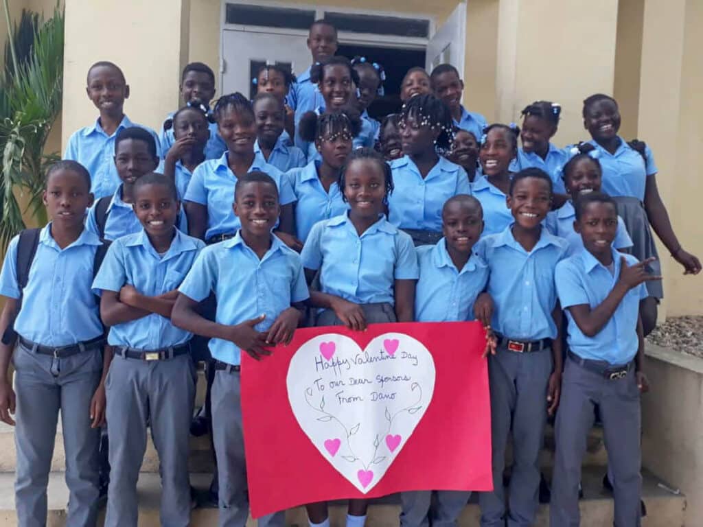 Star of Hope Barnen i Haiti önskar en glad alla hjärtans dag! Haiti valentine 2