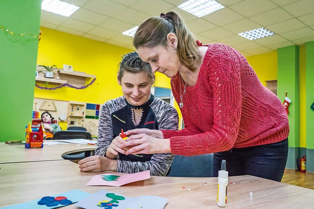 Star of Hope Vad hände med de inspärrade barnhemsbarnen? belarus