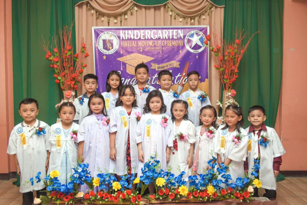 Star of Hope Examensfoto i Filippinerna Taytay 1 1
