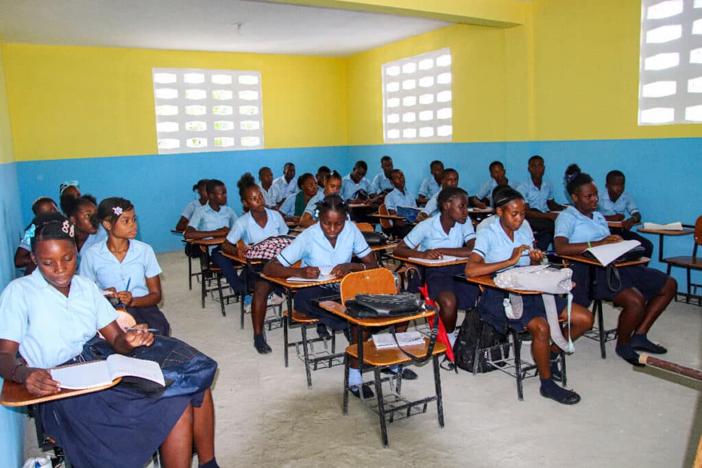 Star of hope Tio nya klassrum i Haiti 43213