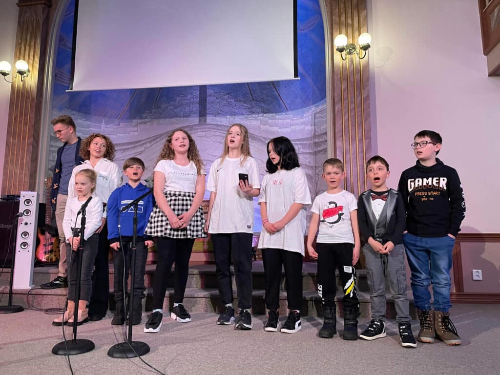 Star of Hope SE Flyktingar höll konsert för Ukraina Barnkör scaled 1