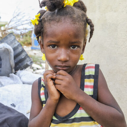 fattig flicka i haiti
