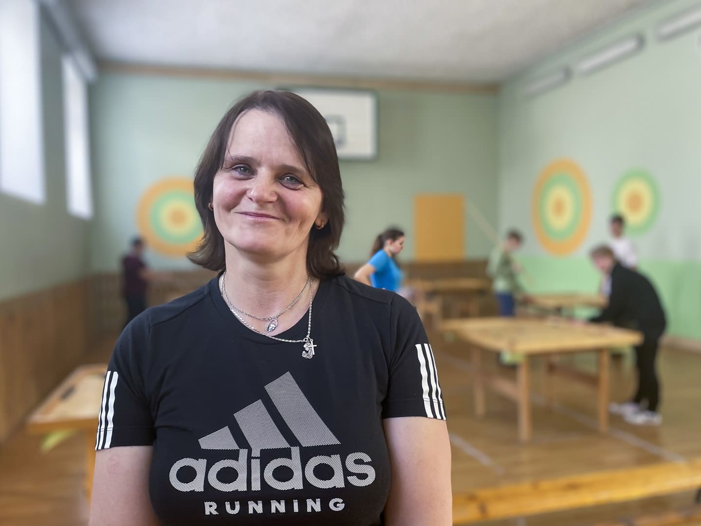 Idrottslärare i skola i Lettland.