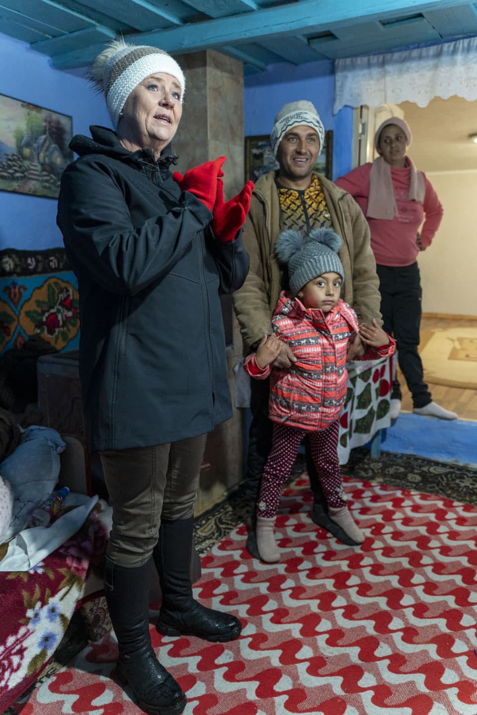 Ulrika Kallin Eriksson besöker familj i Rumänien.