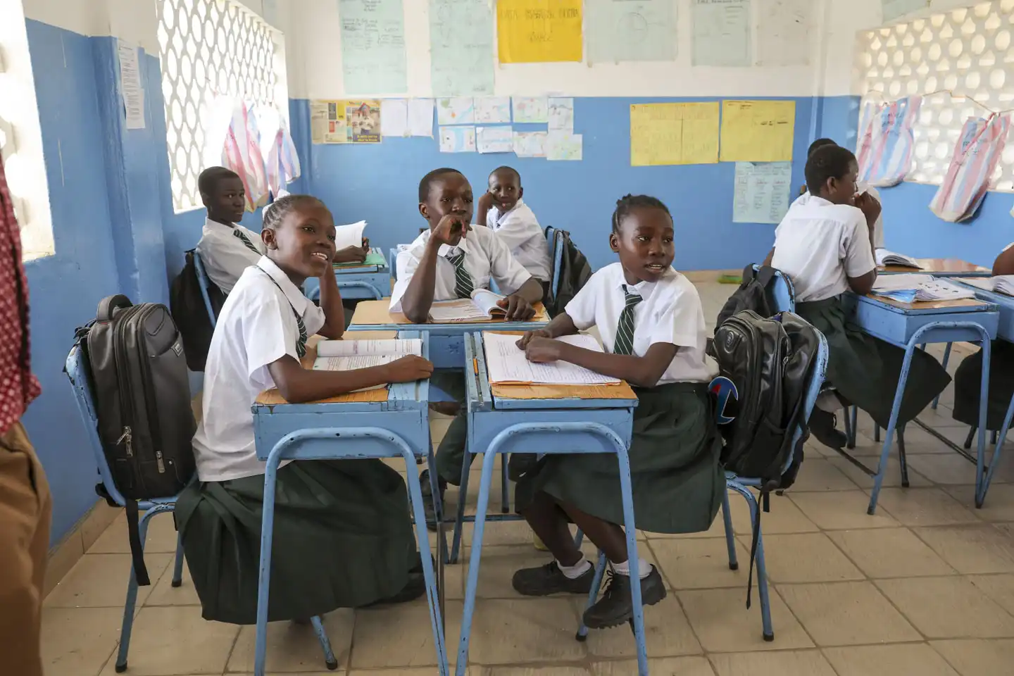 Elever på en skola i Kenya