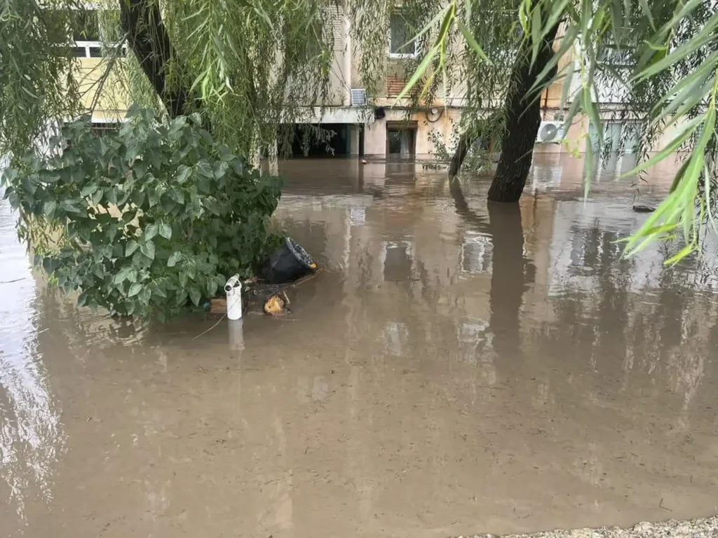 Översvämning i Rumänien – hjälp de drabbade romska barnen! 12 översvämning i Rumänien.