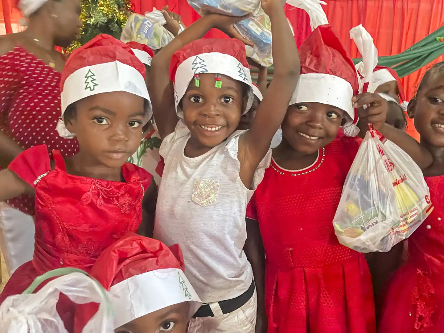 barn på julfest i Haiti