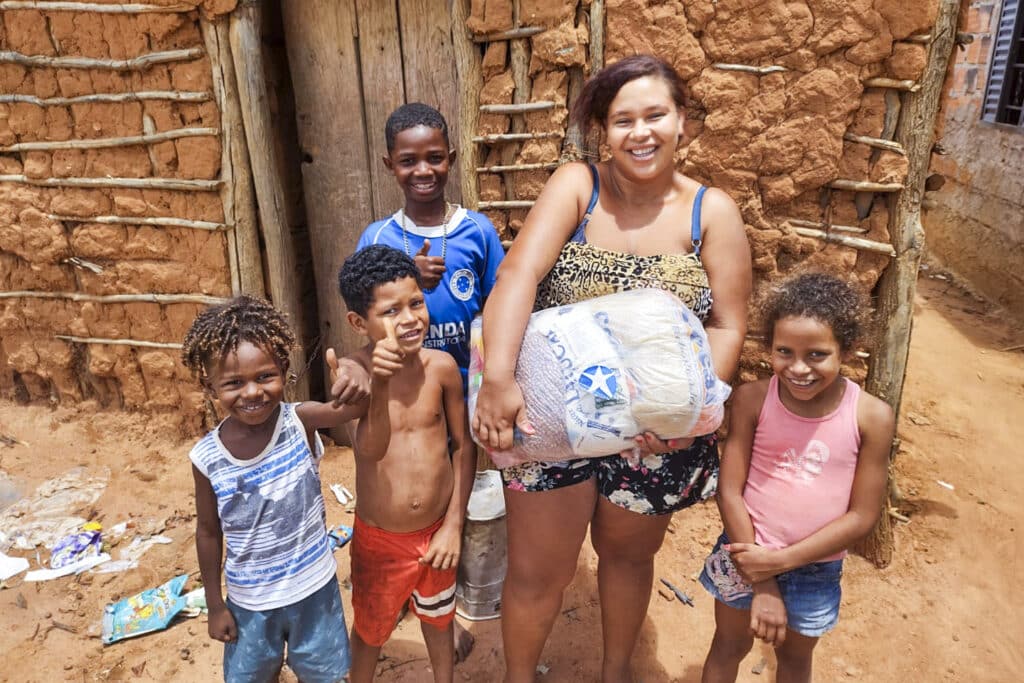 Utdelning av förnödenheter och madrasser i Brasilien 25 Star of Hope SE Utdelning av förnödenheter och madrasser i Brasilien Manga 001