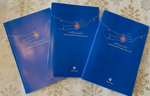 tre exemplar av boken Eldsjälar